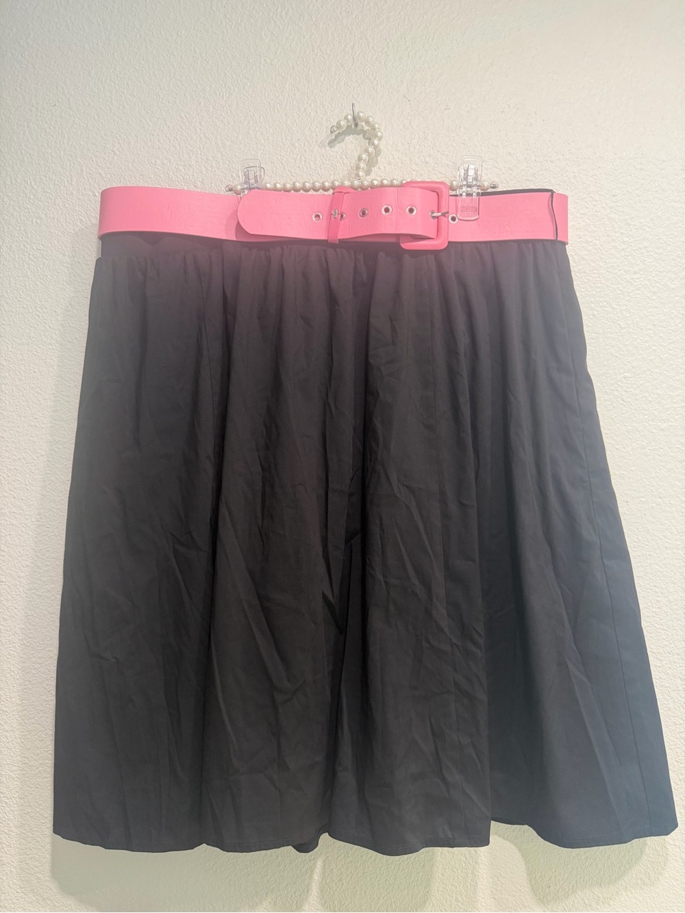 NWOT TORRID Black Skirt with Pink Belt - Women's Pleated A-Line Skirt SIZE 2X